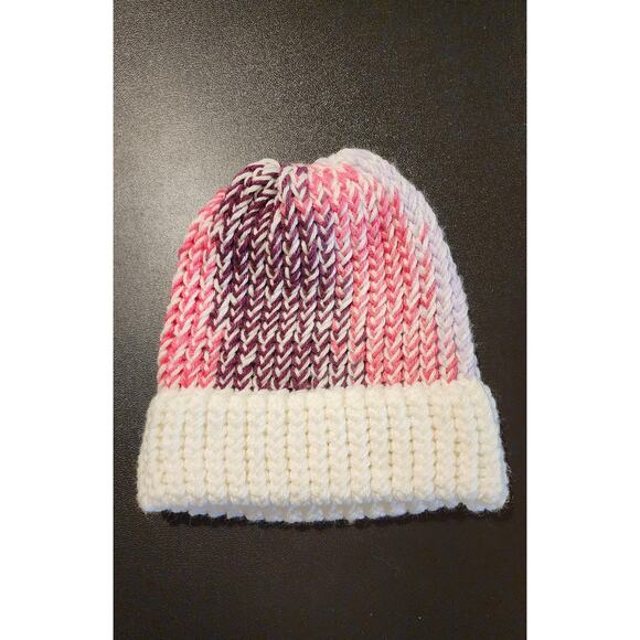Handmade crocheted beanie hats for winter - Picture 1 of 2